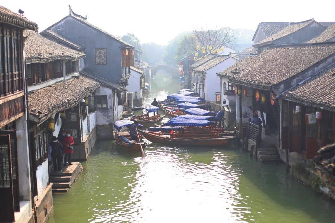 假日大厦